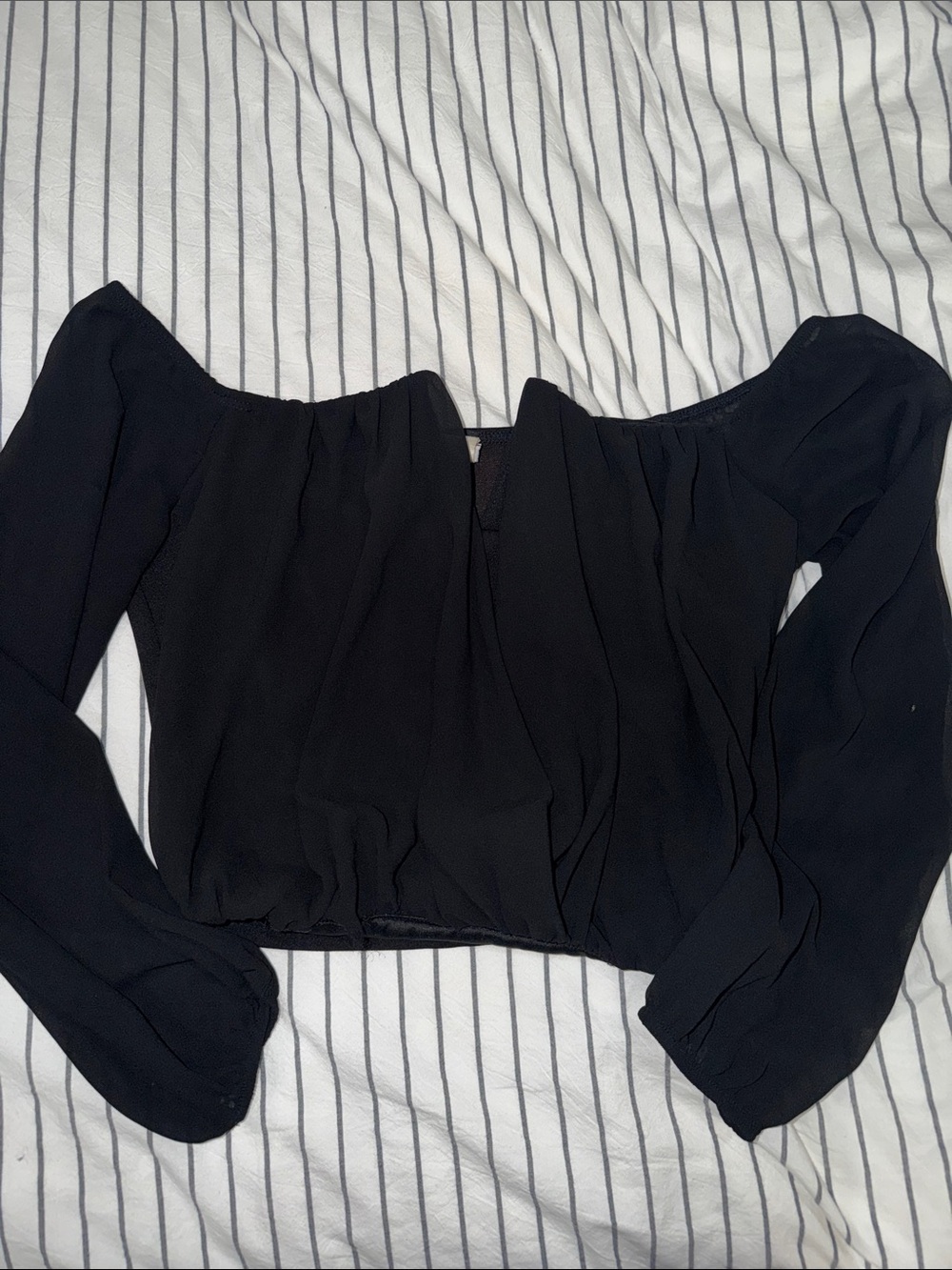 Black Off-Shoulder Long Sleeve Crop Top